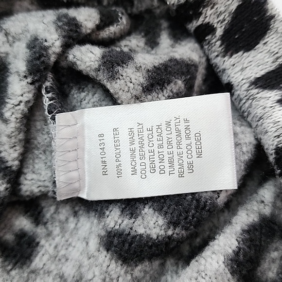 Derek Heart Women's Grey Black Leopard Print Cowl Kneck Kangaroo Pocket Sz Large - Picture 9 of 12